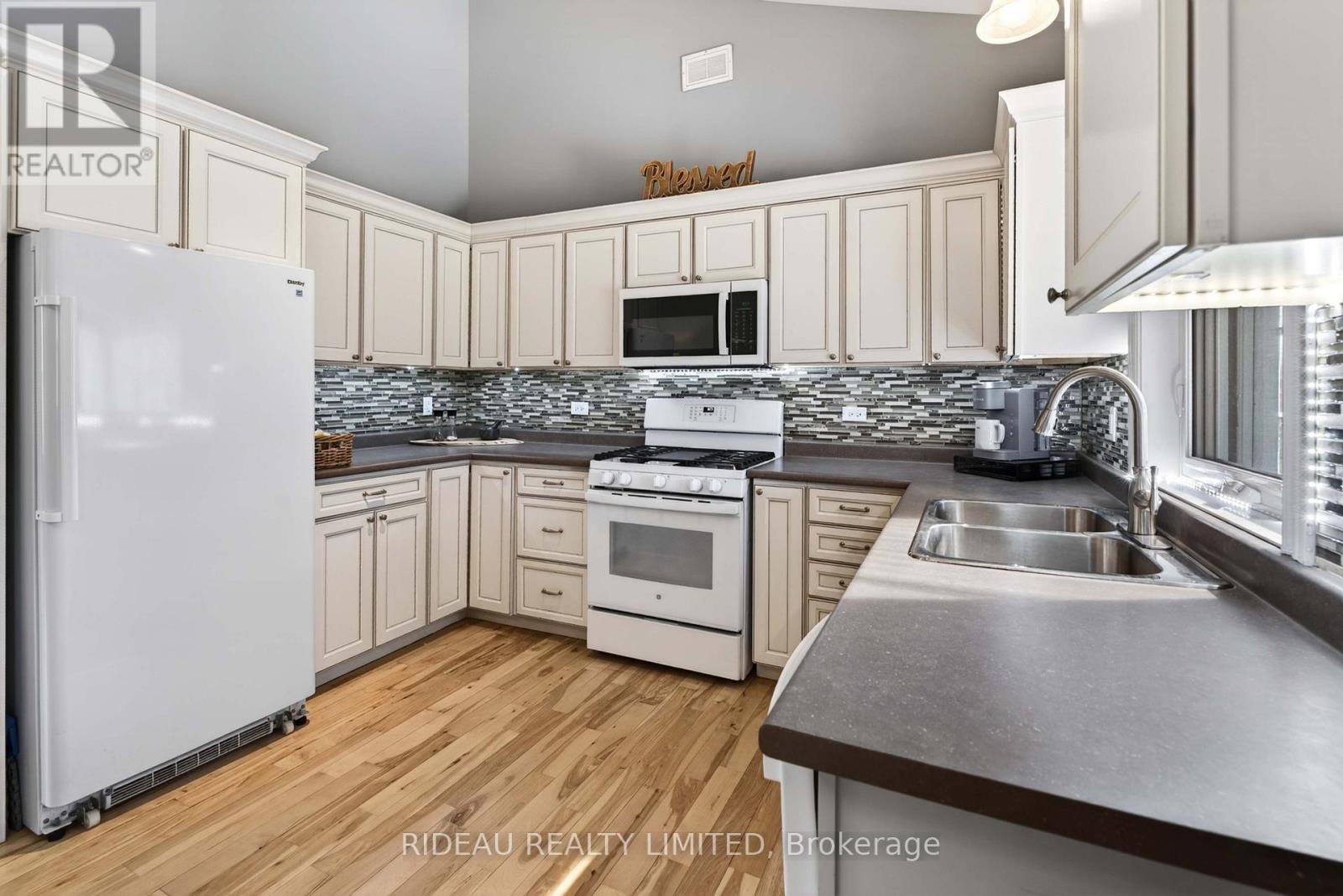 44 BLANCHARDS HILL ROAD - 10