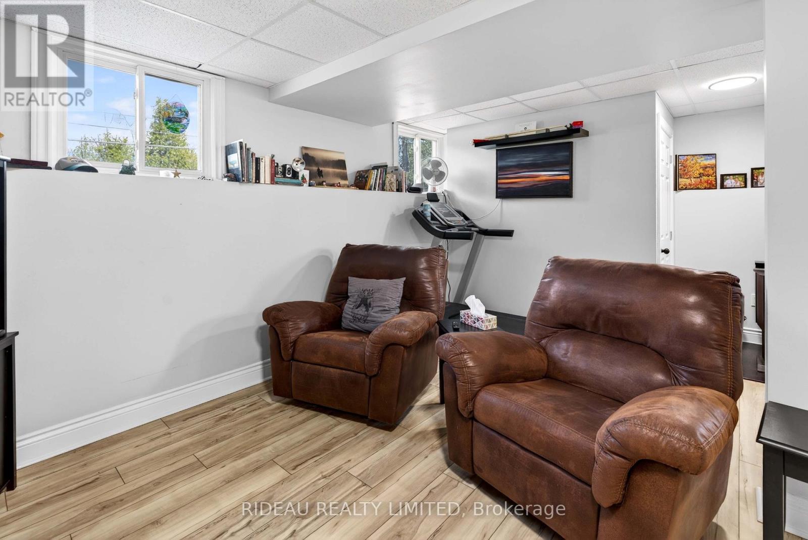 44 BLANCHARDS HILL ROAD - 31