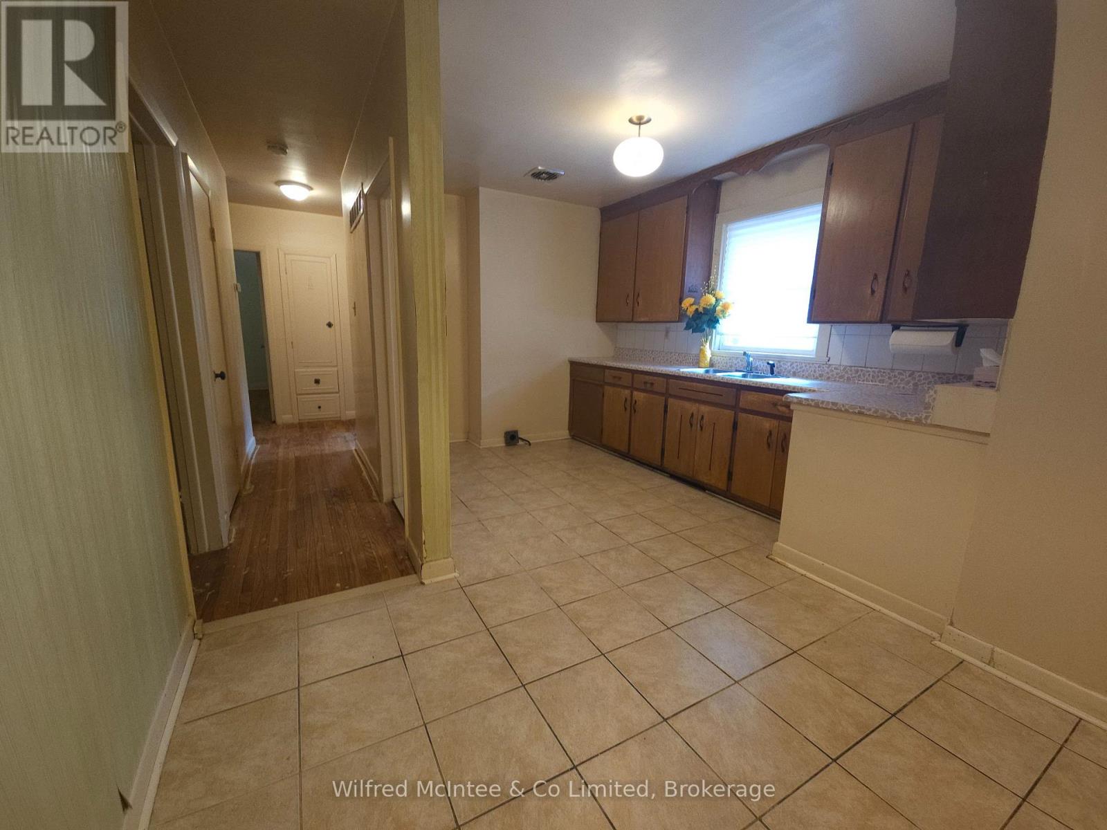 69 HALIBURTON AVENUE - 12