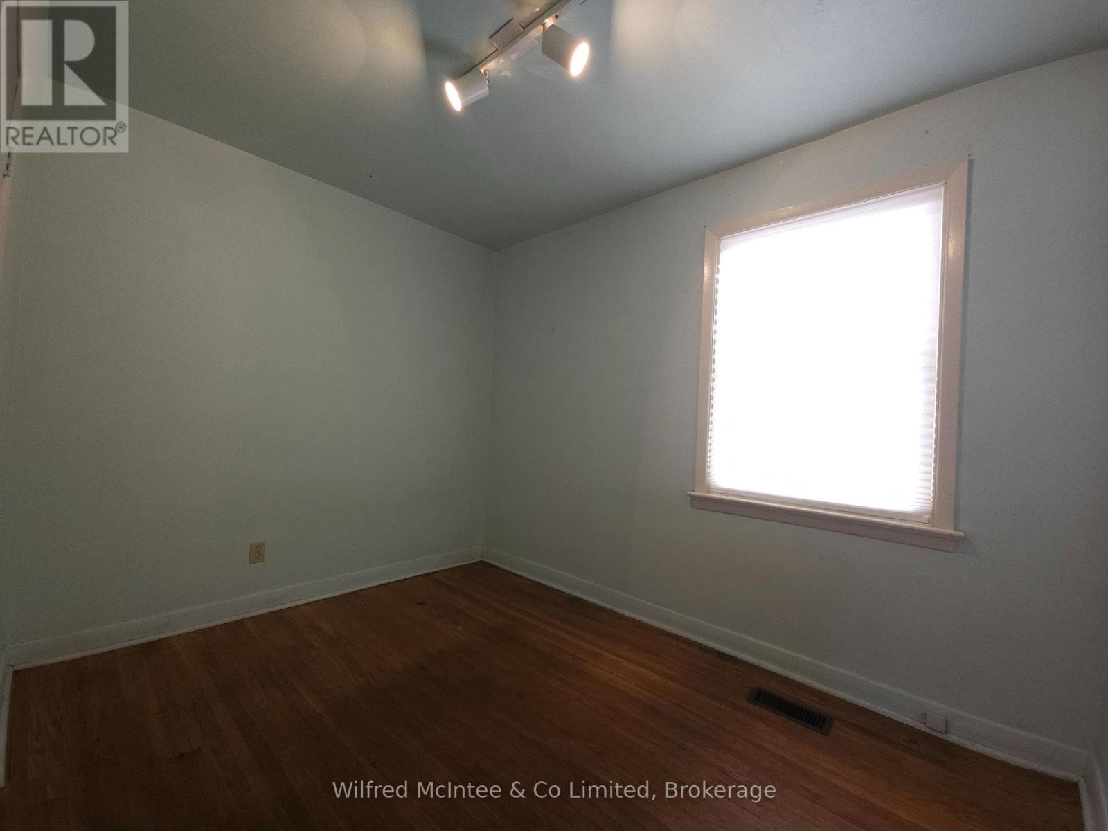 69 HALIBURTON AVENUE - 21