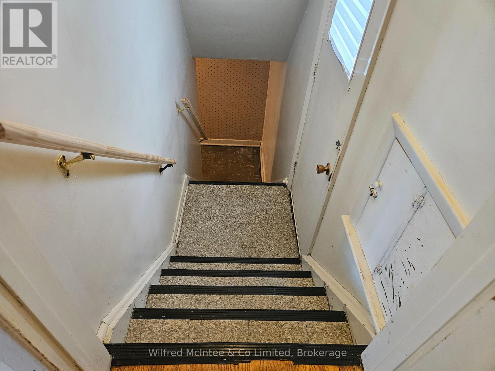 69 HALIBURTON AVENUE - 25
