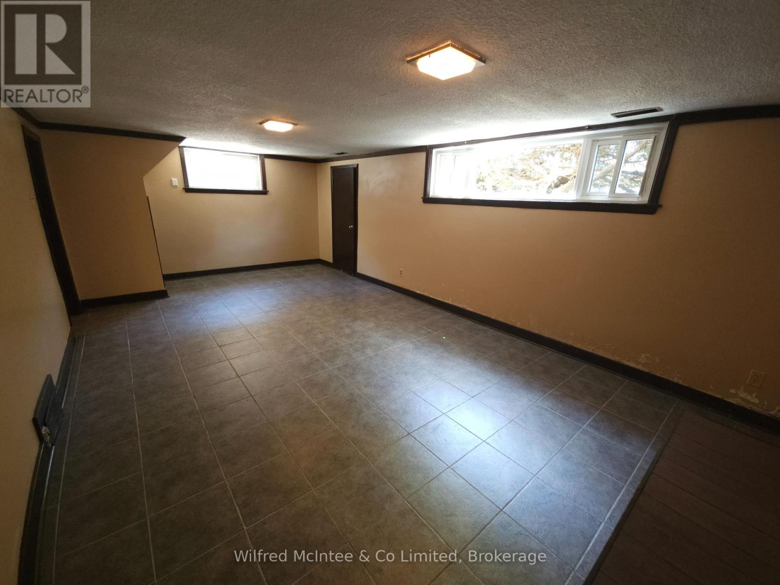 69 HALIBURTON AVENUE - 27