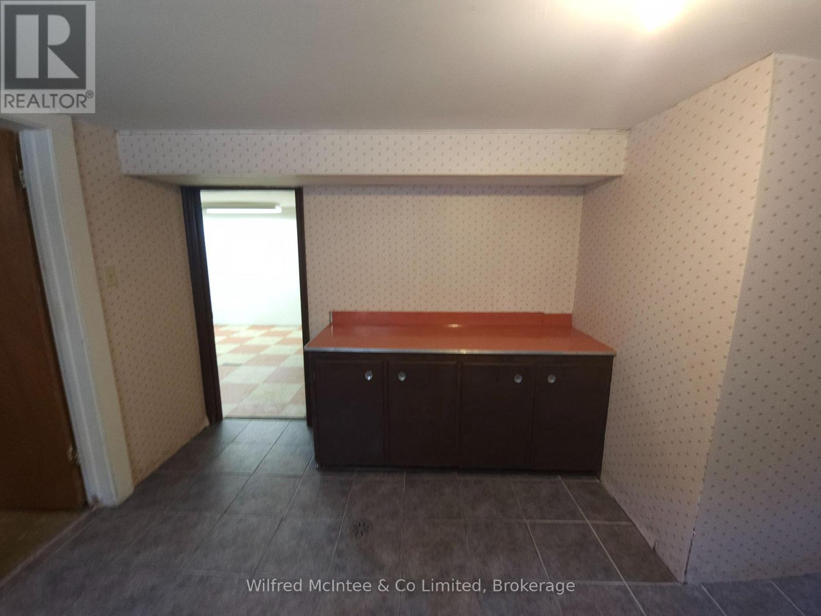 69 HALIBURTON AVENUE - 31