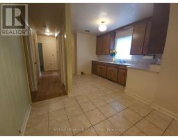 Bathroom - 69 Haliburton Avenue, Toronto, ON M9B4Y6 Photo 12