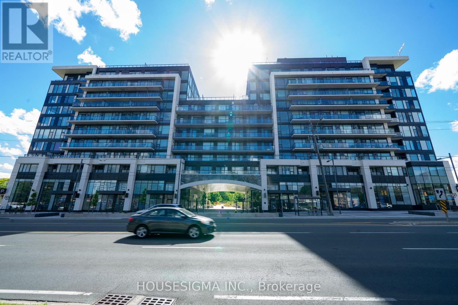 Listing photo of 820 - 8188 YONGE STREET