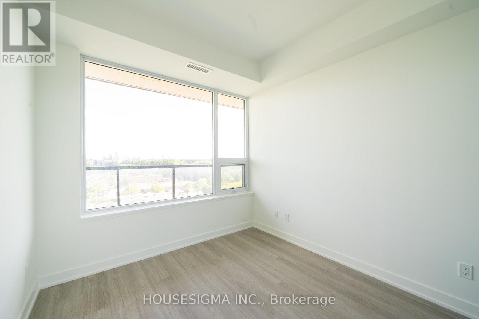 #820 8188 YONGE STREET - 12