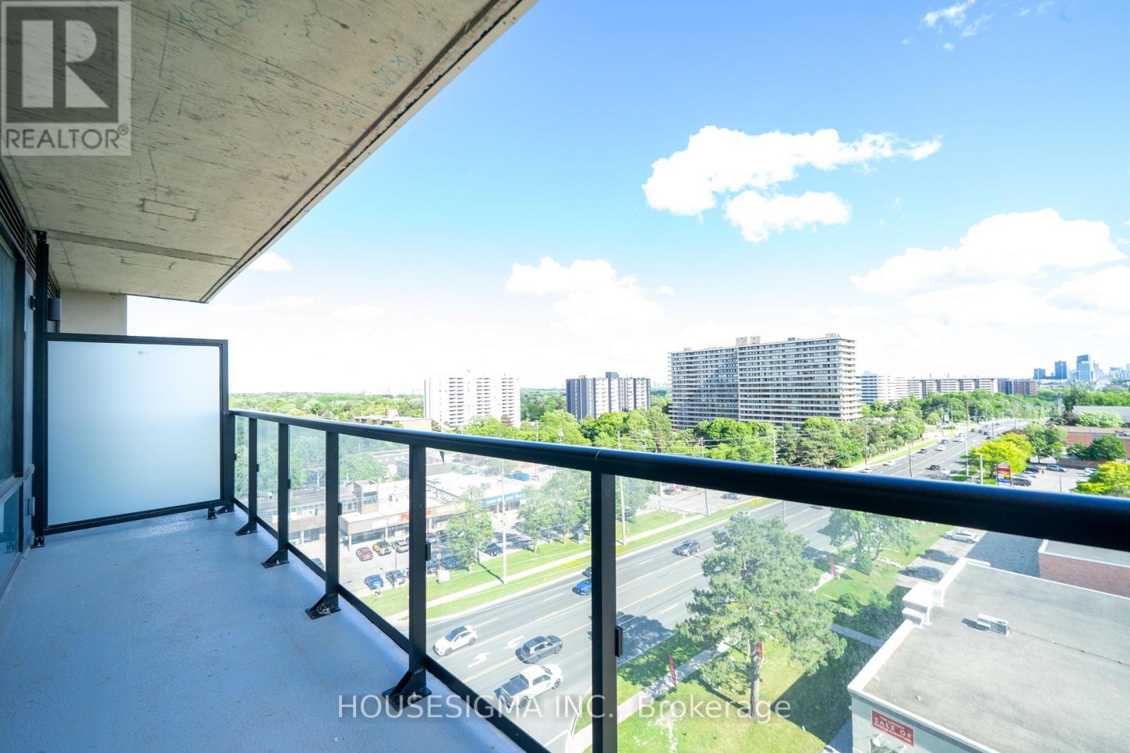 #820 8188 YONGE STREET - 15