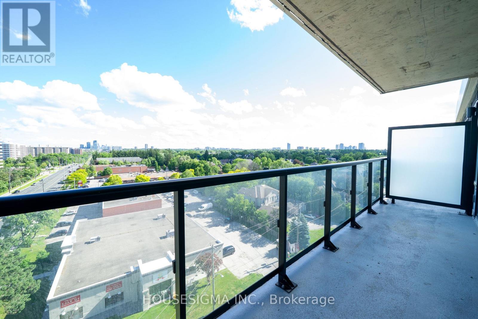 #820 8188 YONGE STREET - 16