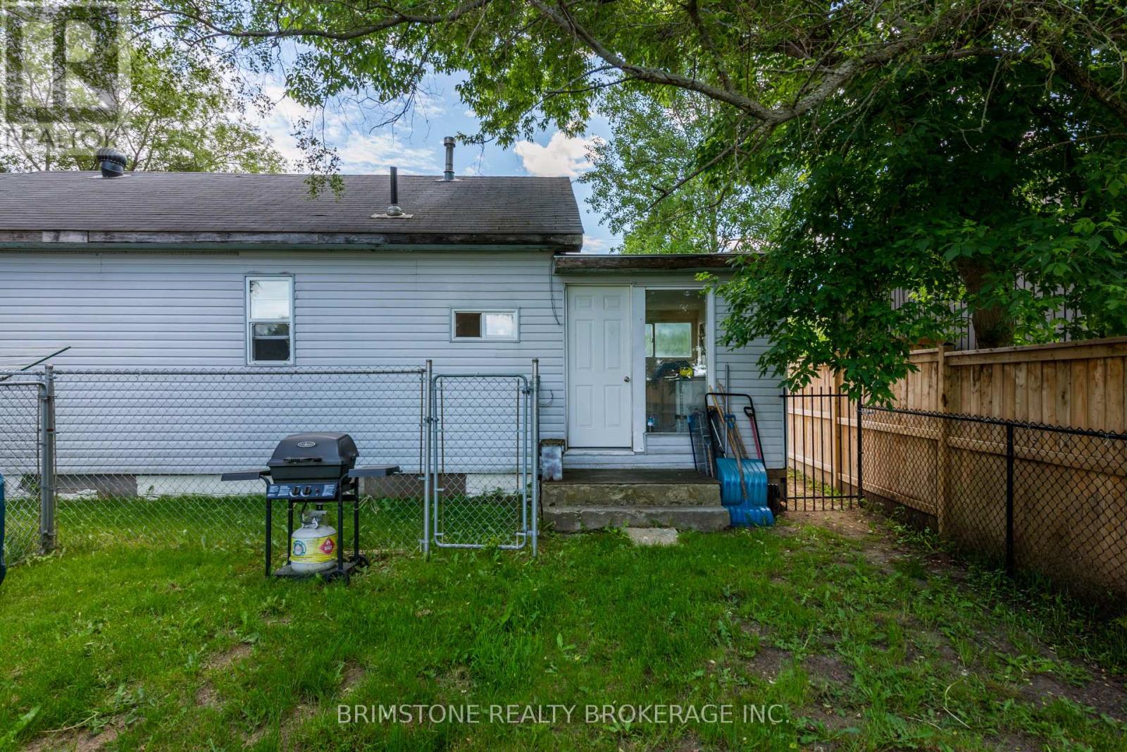 24 BRENTWOOD ROAD - 12