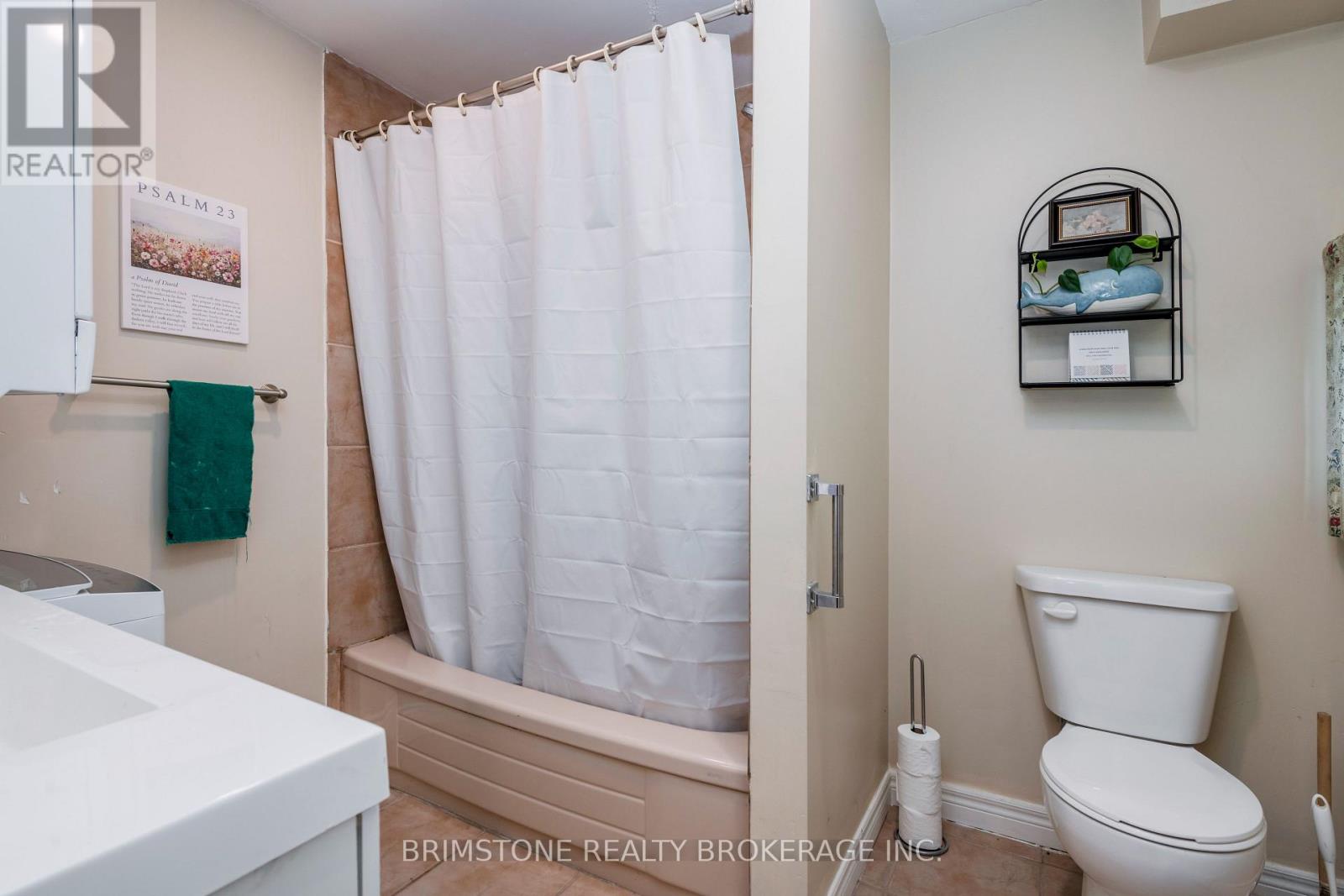 24 BRENTWOOD ROAD - 24