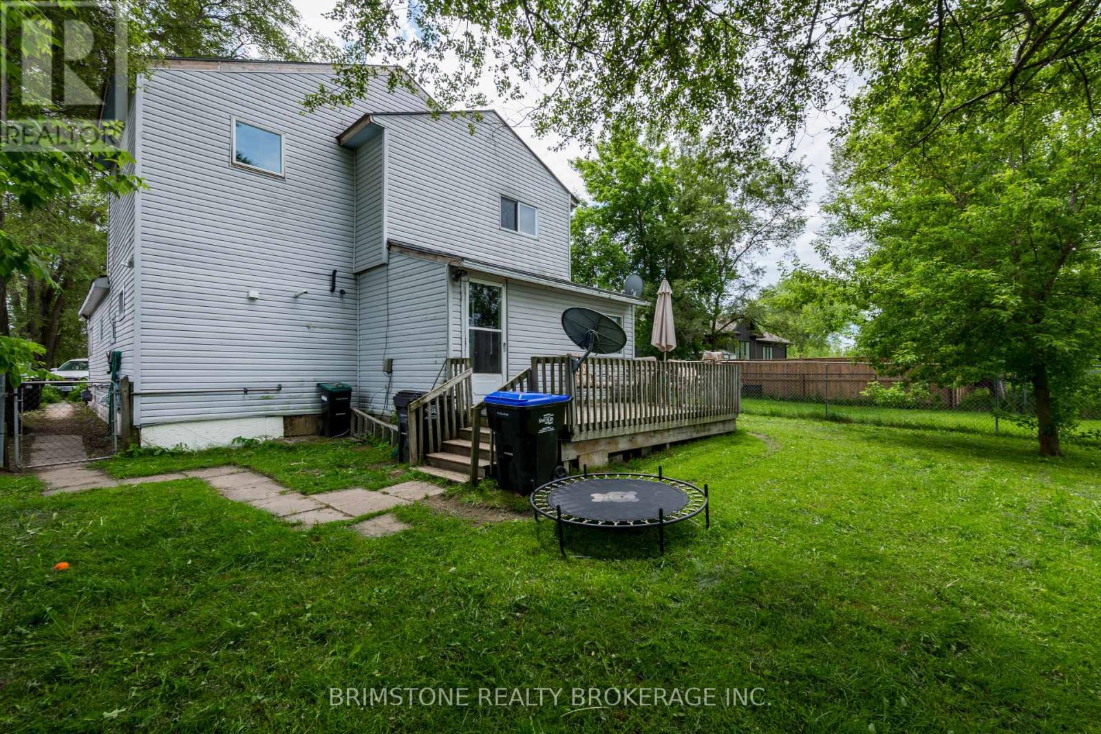 24 BRENTWOOD ROAD - 27