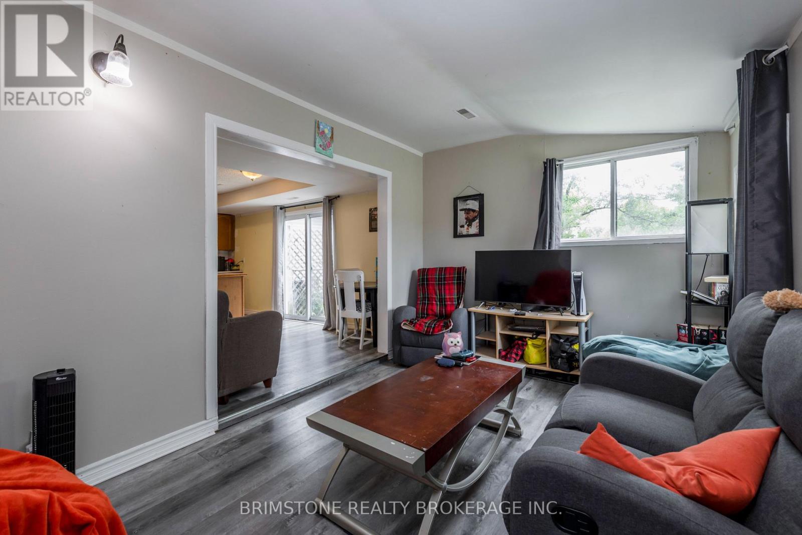 24 BRENTWOOD ROAD - 31