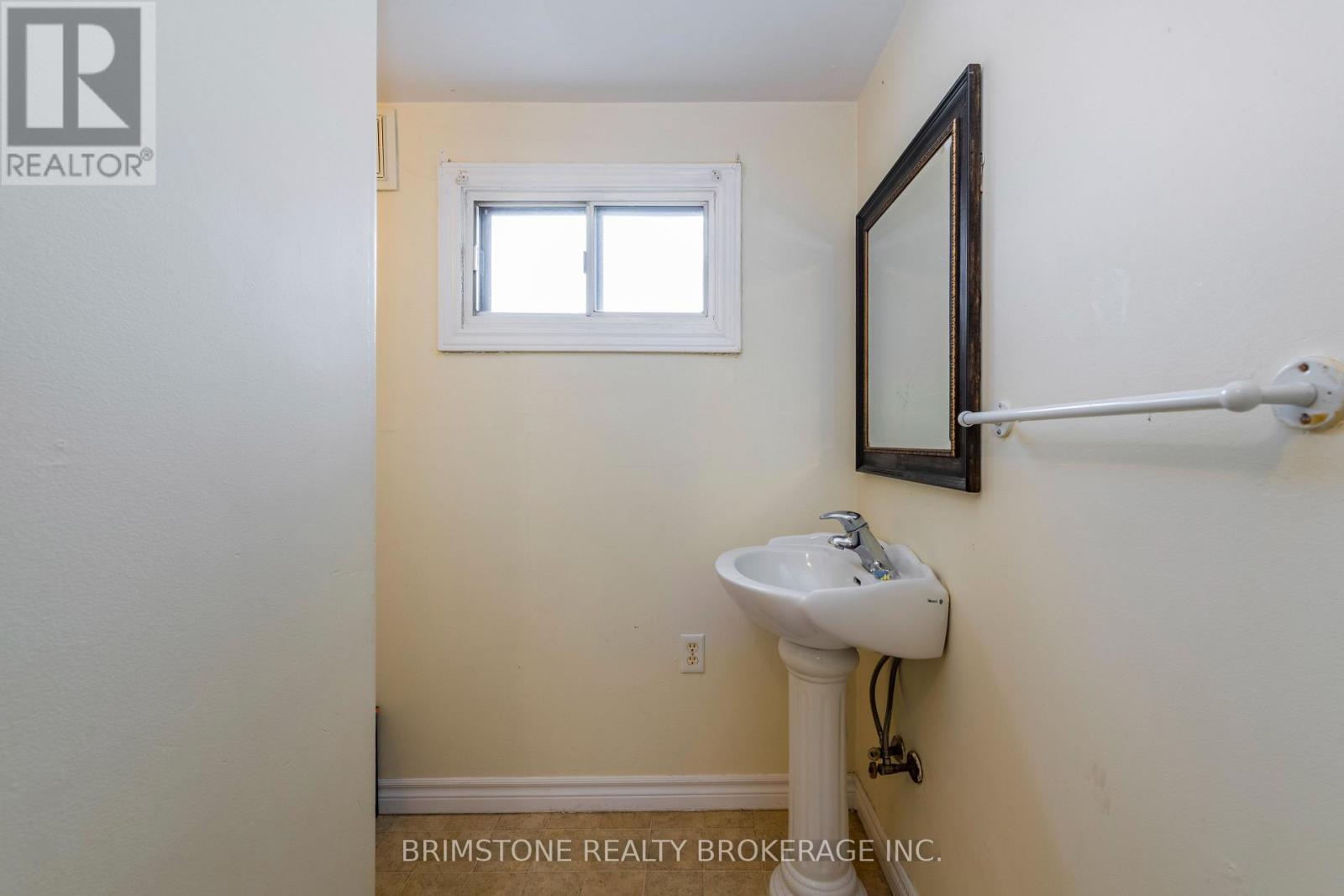 24 BRENTWOOD ROAD - 37