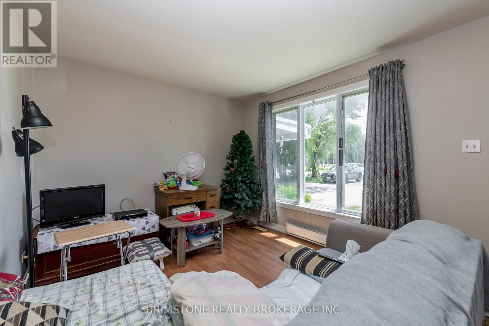 24 BRENTWOOD ROAD - 4