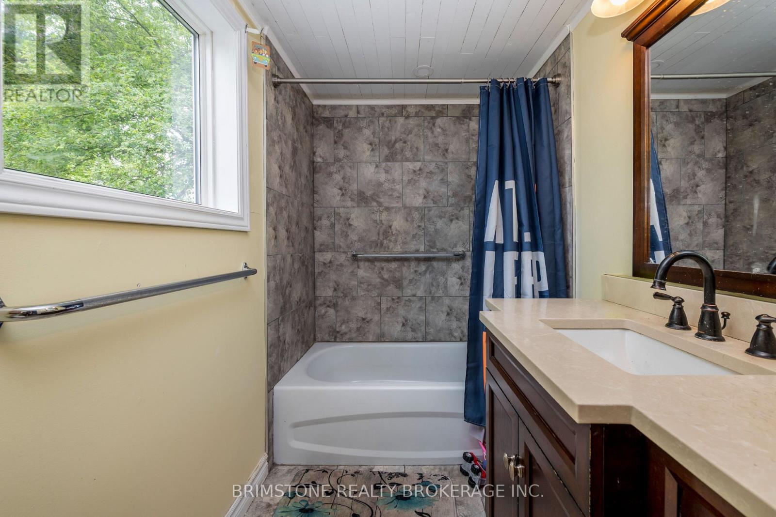 24 BRENTWOOD ROAD - 40
