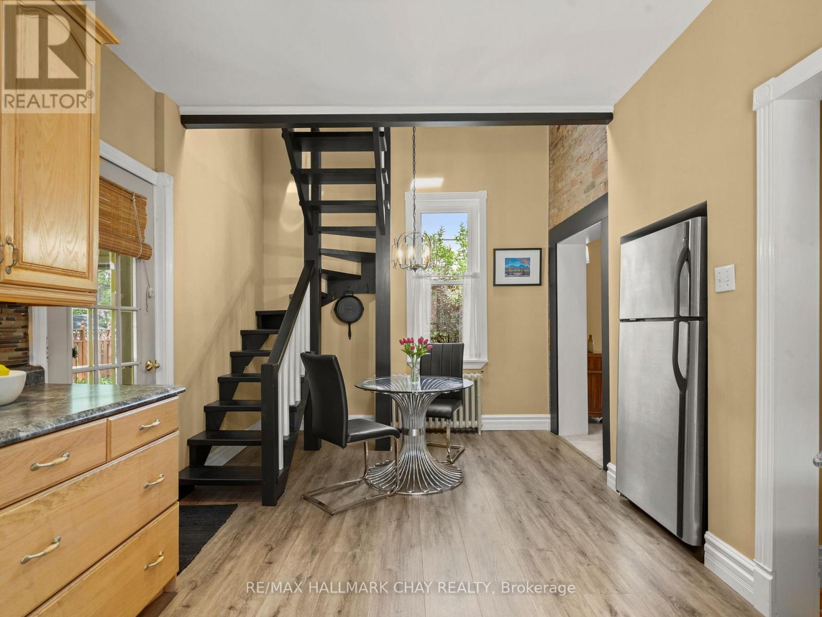 102 WELLINGTON STREET E - 10