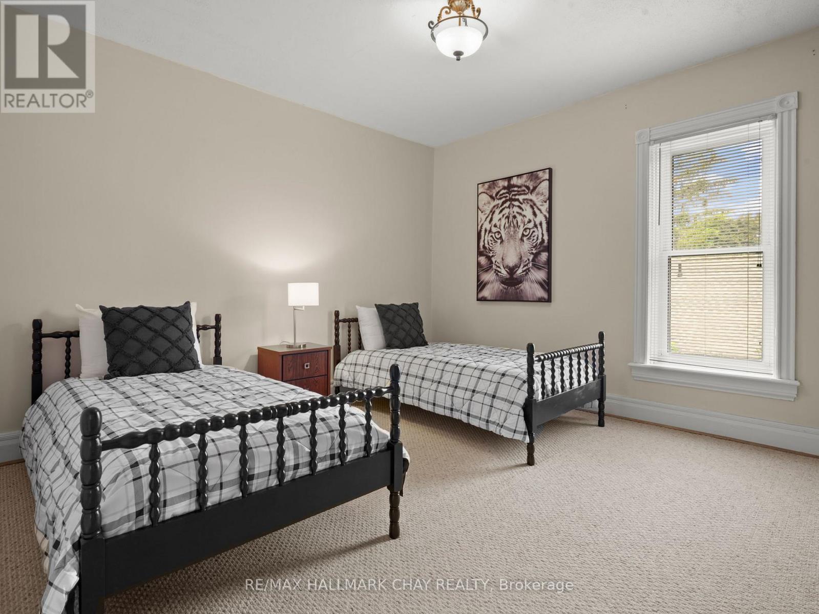102 WELLINGTON STREET E - 24