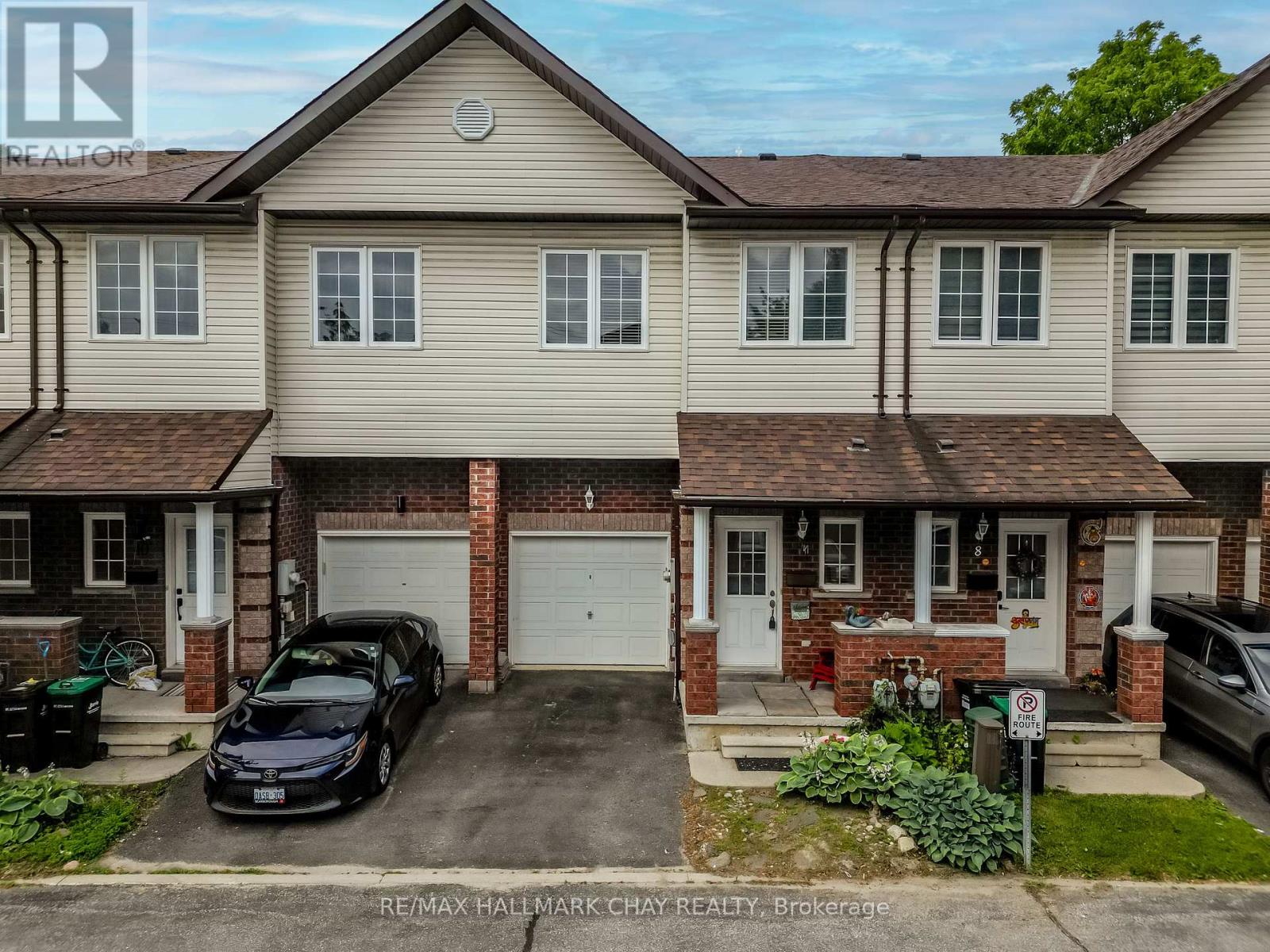 #9 488 YONGE STREET - 1