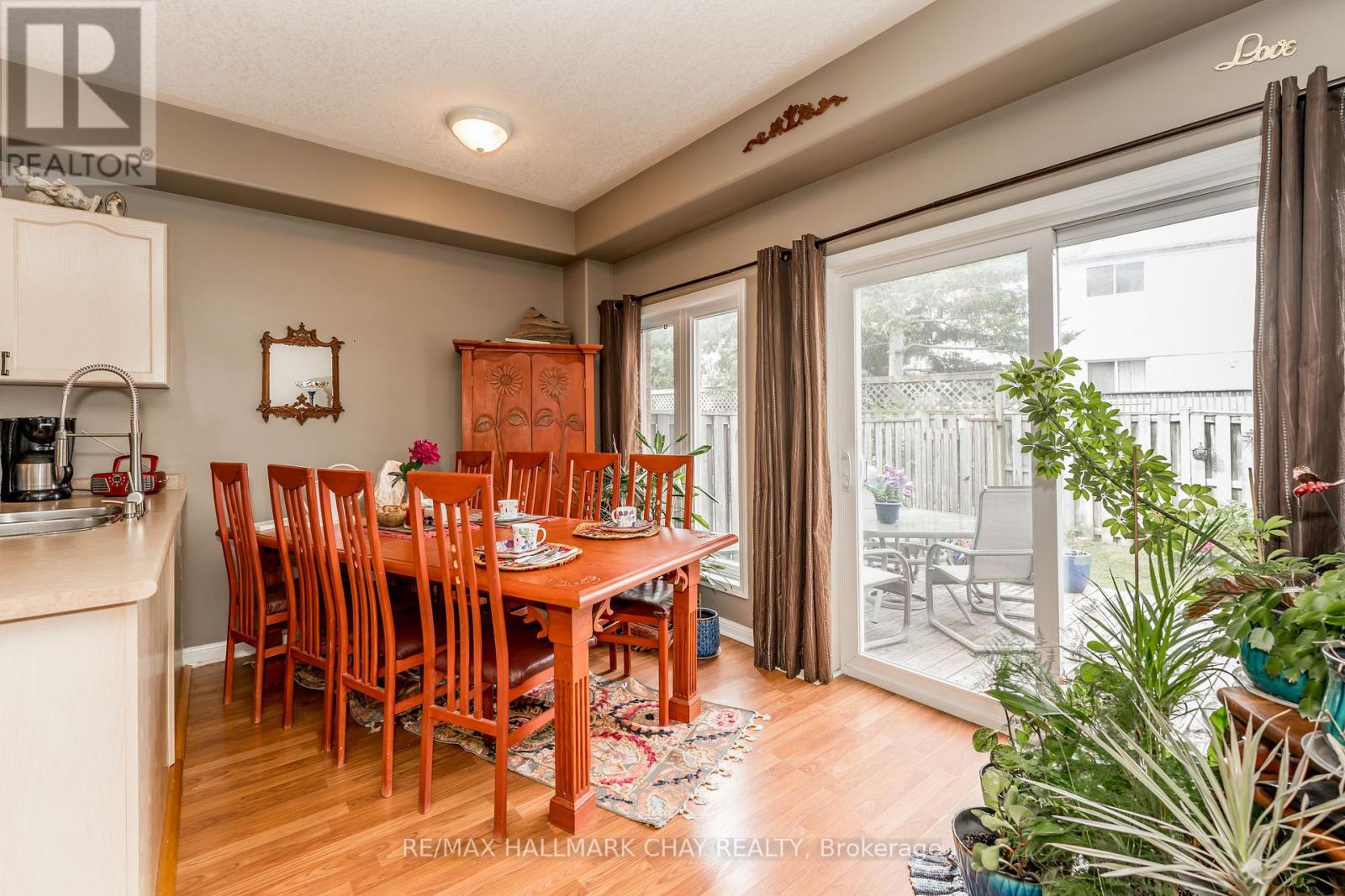 #9 488 YONGE STREET - 10