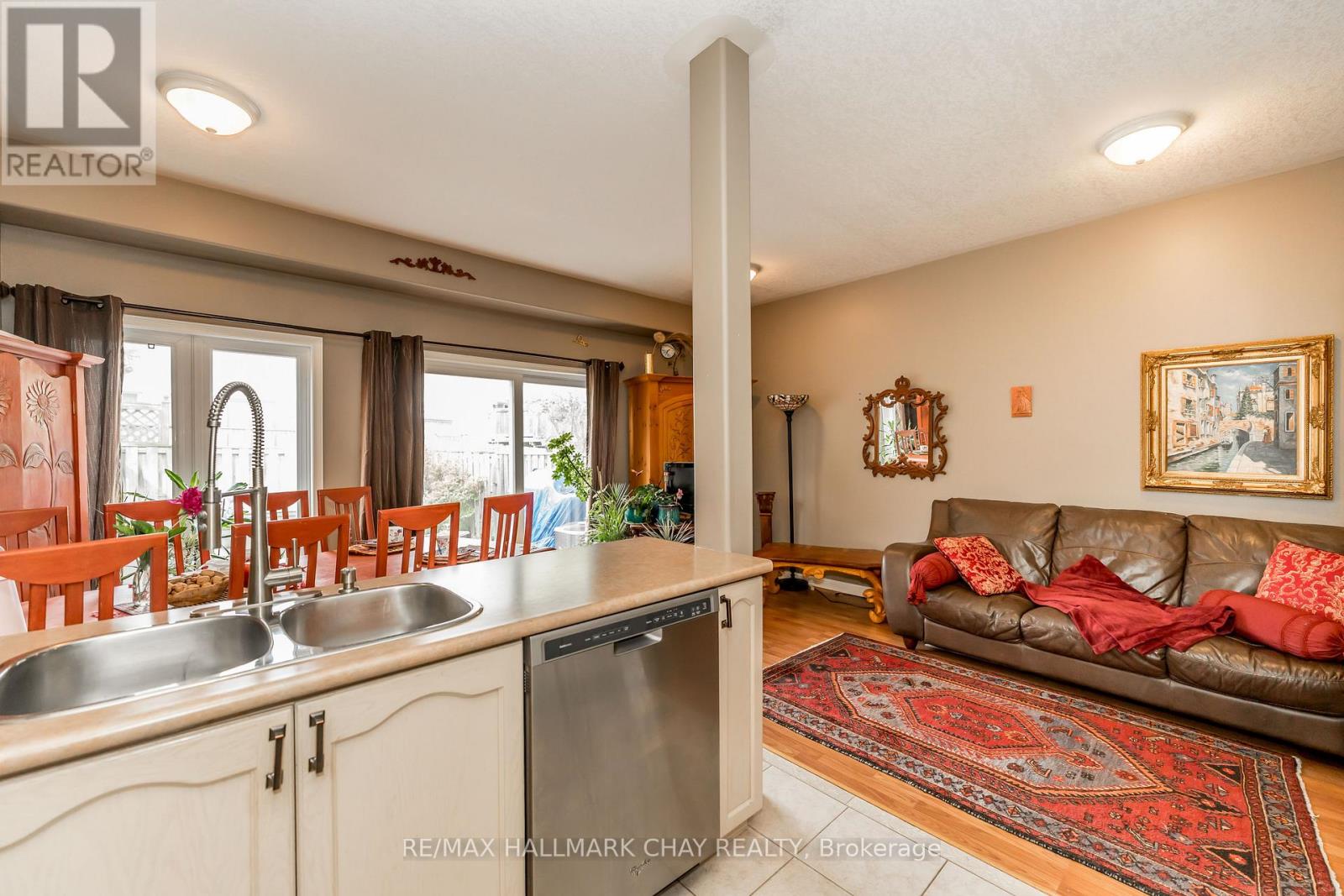 #9 488 YONGE STREET - 9