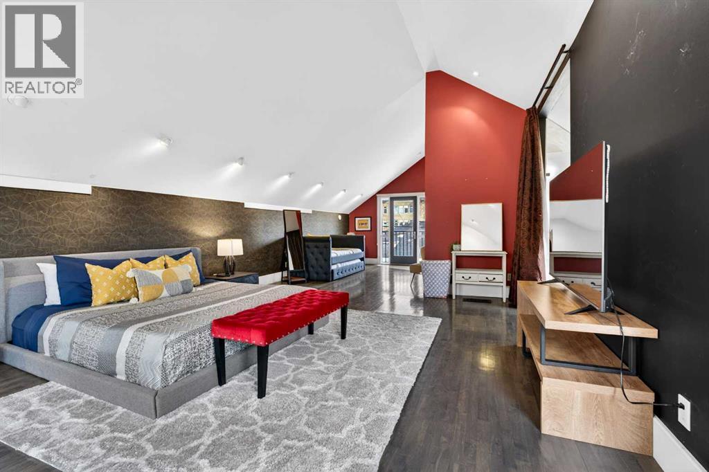 714 7 Avenue NE - 26