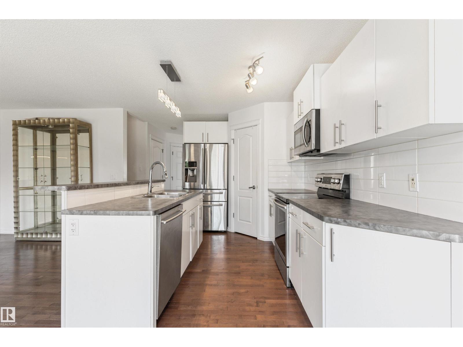 17130 7A AV SW - 6