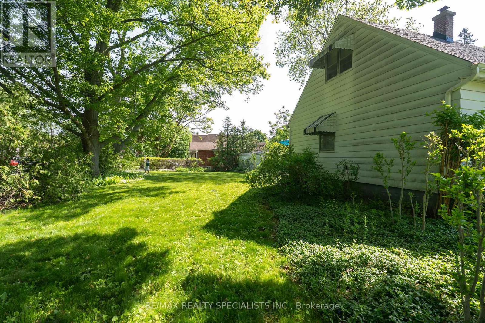 1481 GARNET AVENUE - 7