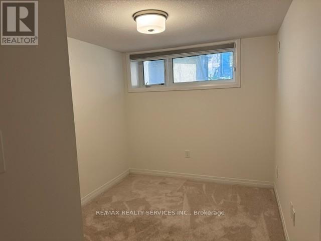 #1 15 FIELDRIDGE CRESCENT - 17