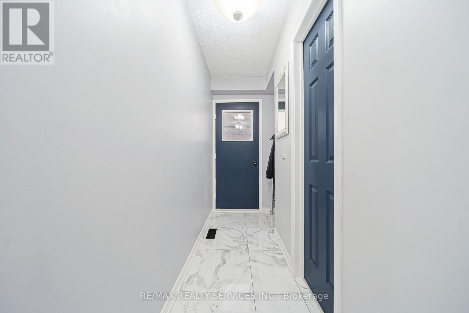 96 ROYAL PALM DRIVE - 29