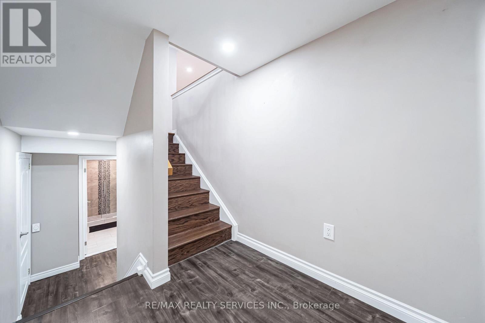 96 ROYAL PALM DRIVE - 32