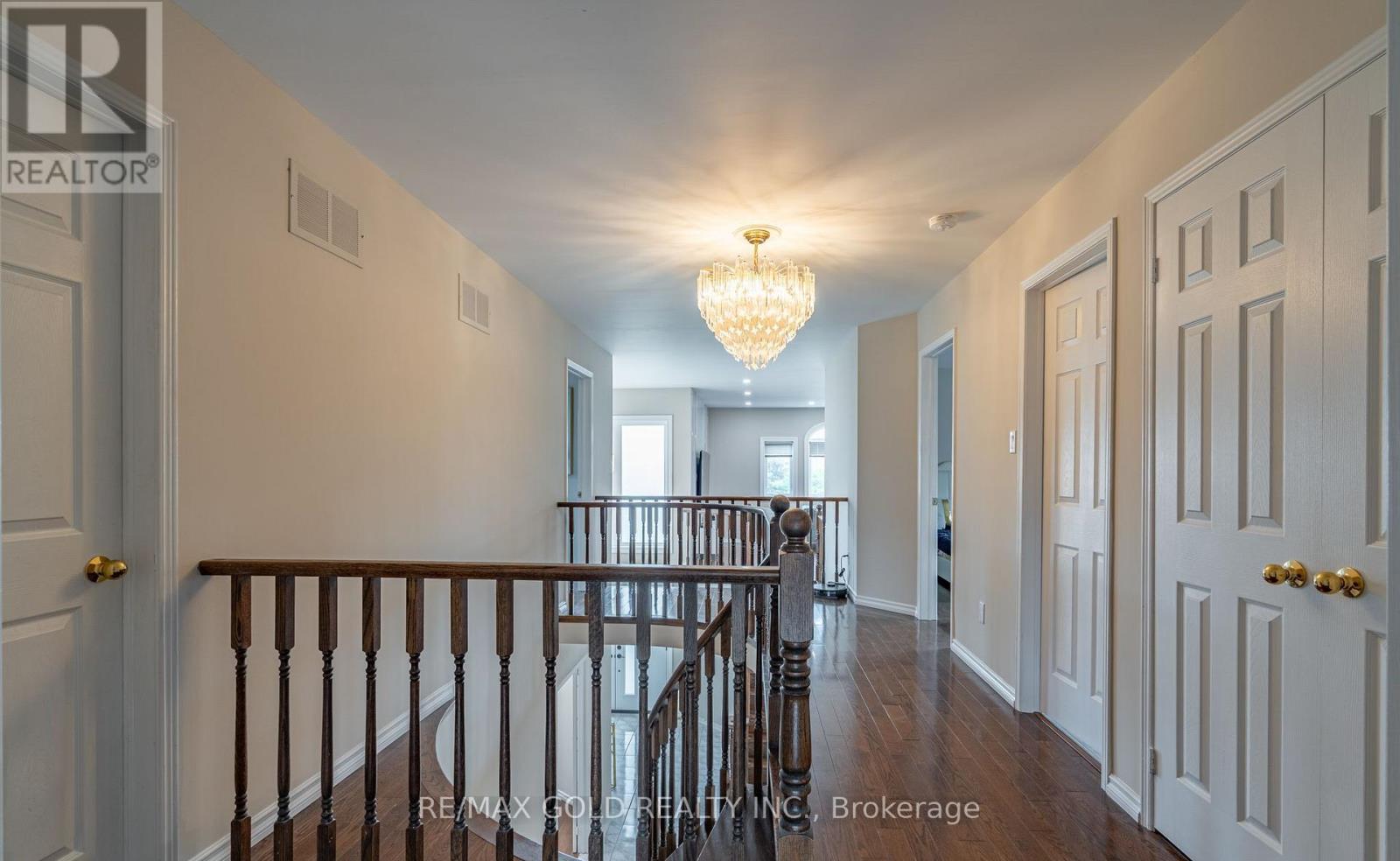 19 EAGLERIDGE DRIVE - 21