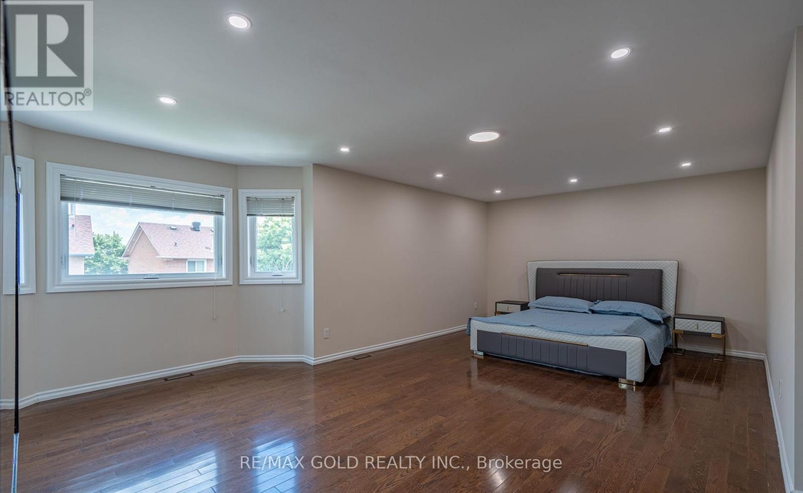 19 EAGLERIDGE DRIVE - 22