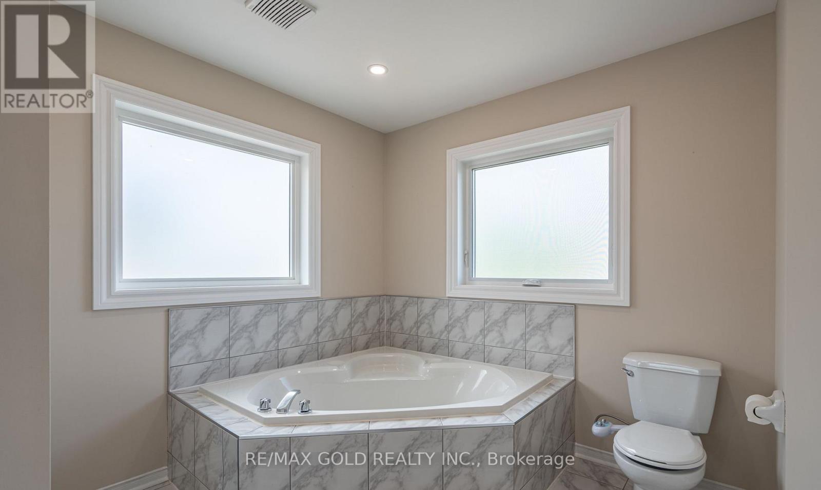 19 EAGLERIDGE DRIVE - 26