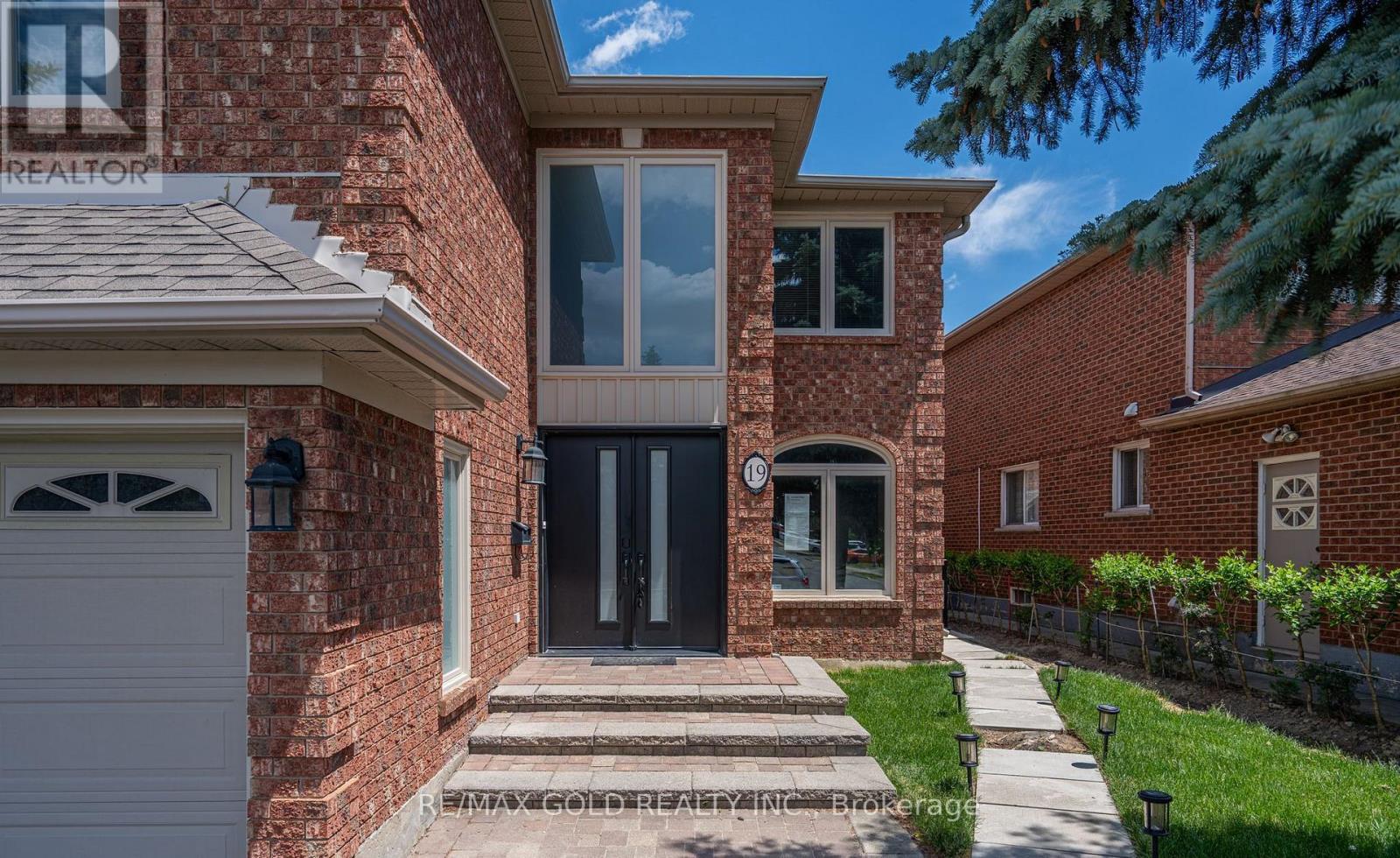 19 EAGLERIDGE DRIVE - 3