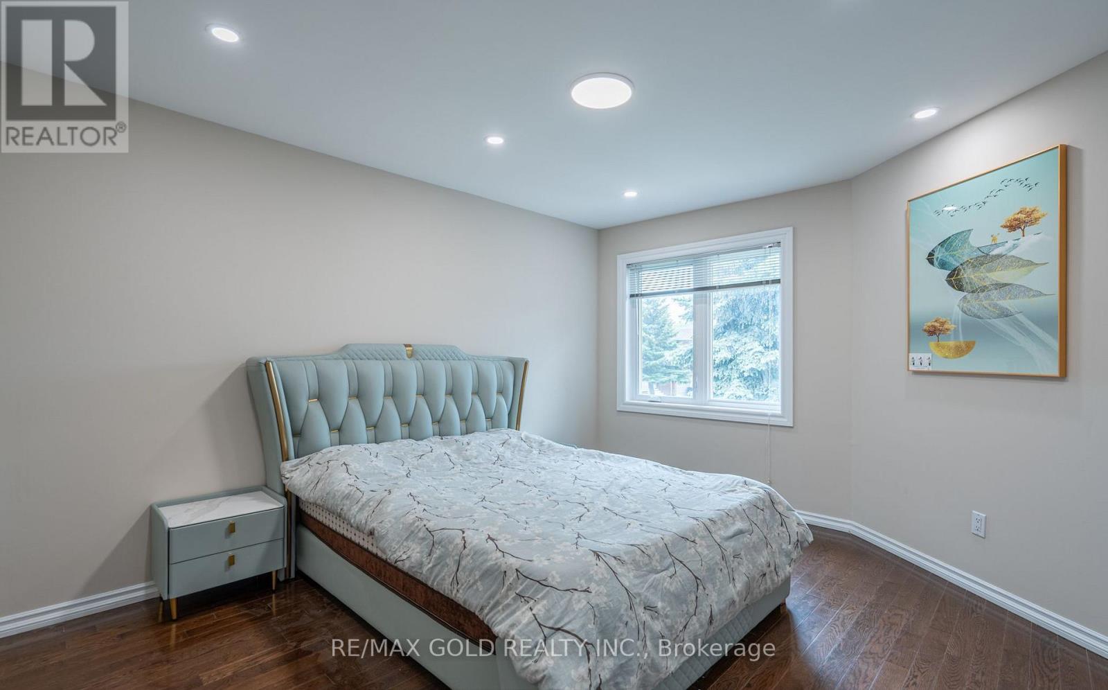 19 EAGLERIDGE DRIVE - 30