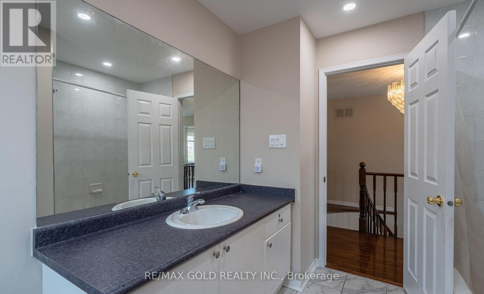 19 EAGLERIDGE DRIVE - 34