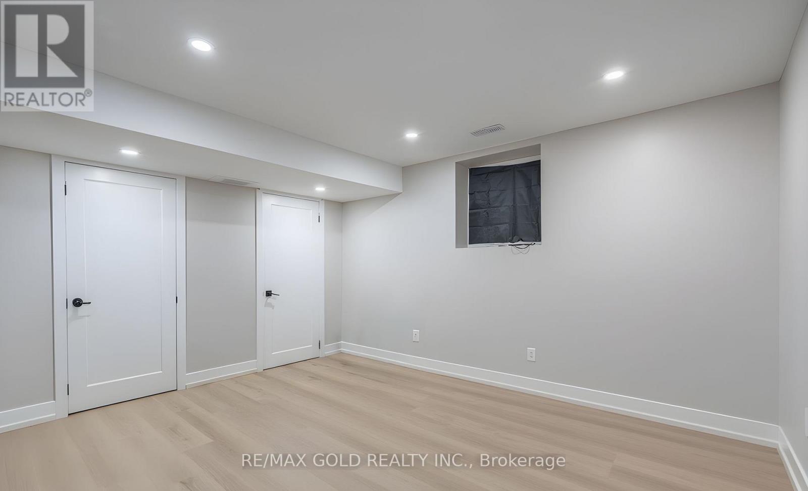 19 EAGLERIDGE DRIVE - 40