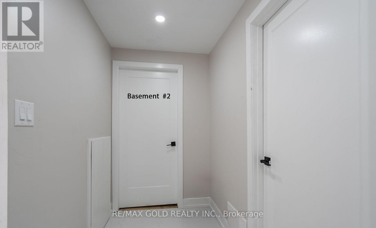 19 EAGLERIDGE DRIVE - 42