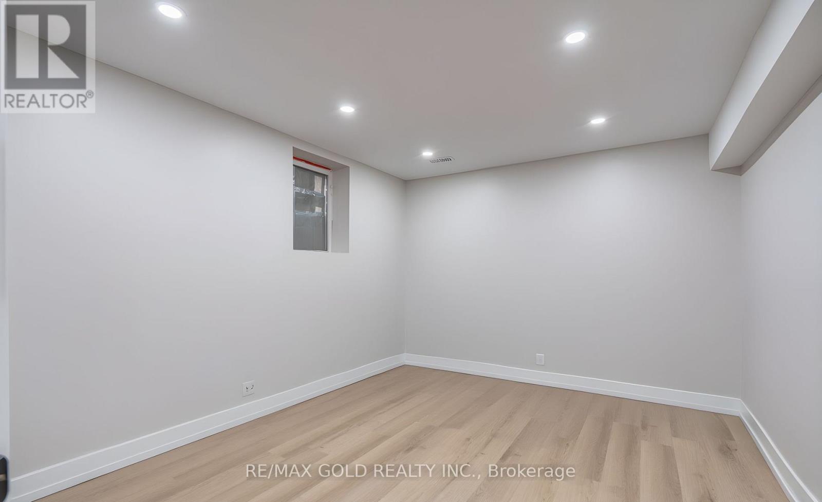 19 EAGLERIDGE DRIVE - 46