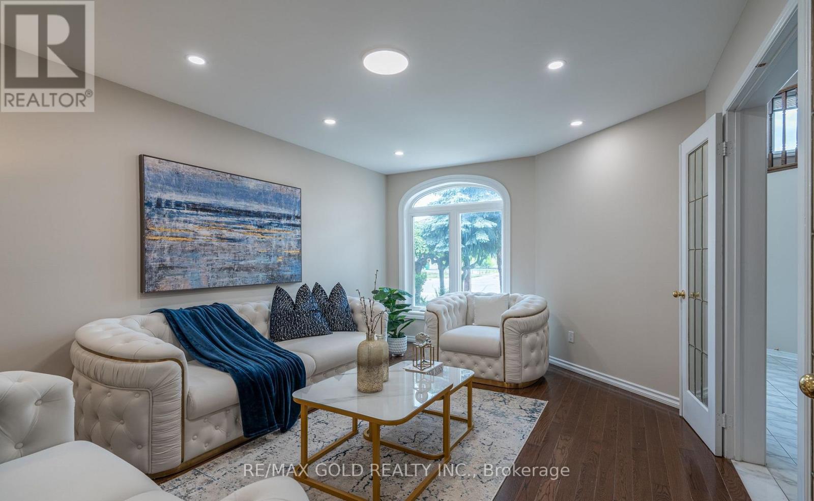 19 EAGLERIDGE DRIVE - 6