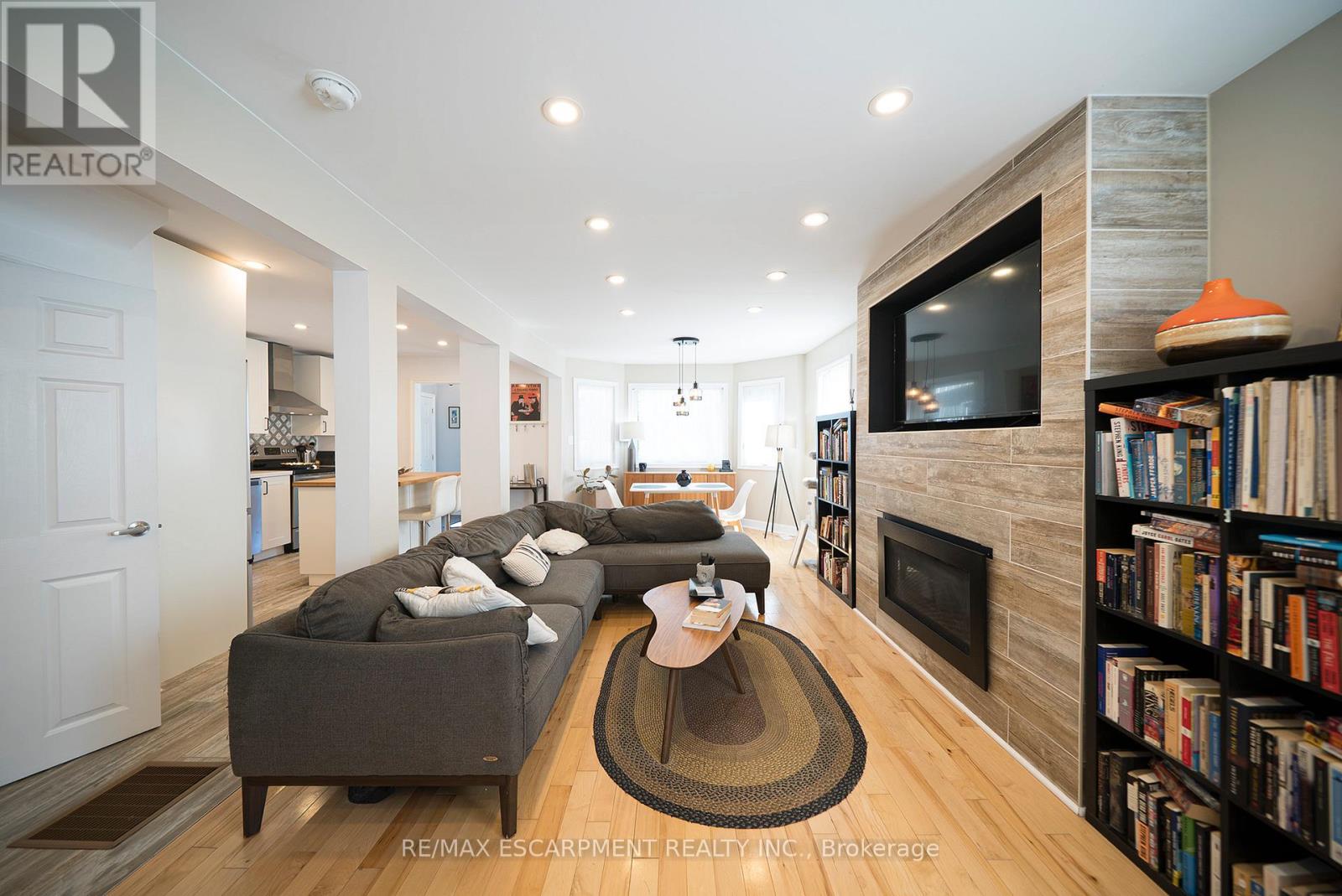 32 ELMWOOD AVENUE - 14