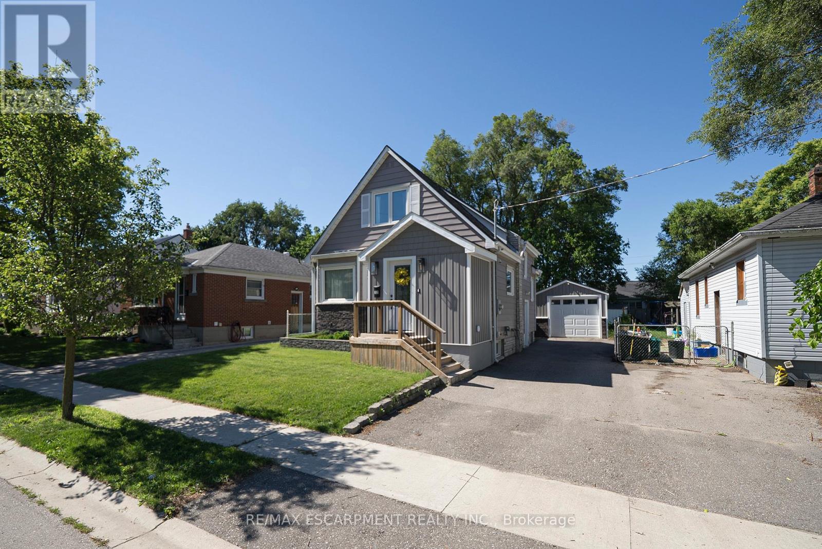 32 ELMWOOD AVENUE - 2