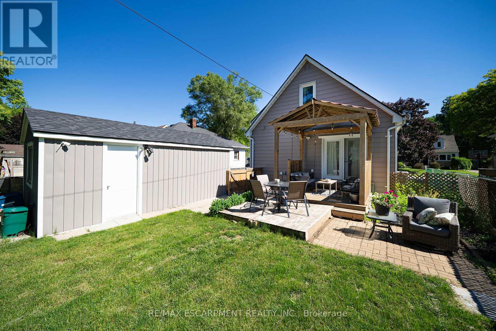 32 ELMWOOD AVENUE - 28