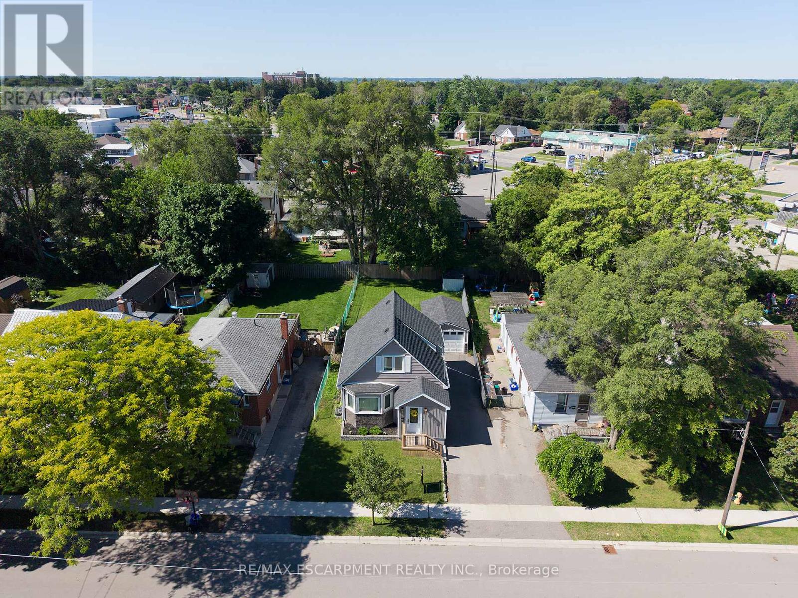 32 ELMWOOD AVENUE - 31
