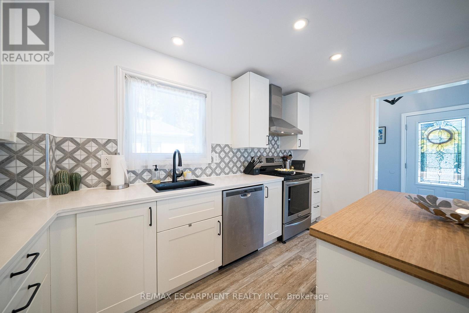 32 ELMWOOD AVENUE - 6