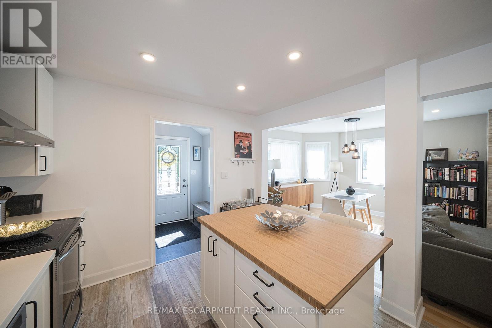 32 ELMWOOD AVENUE - 7