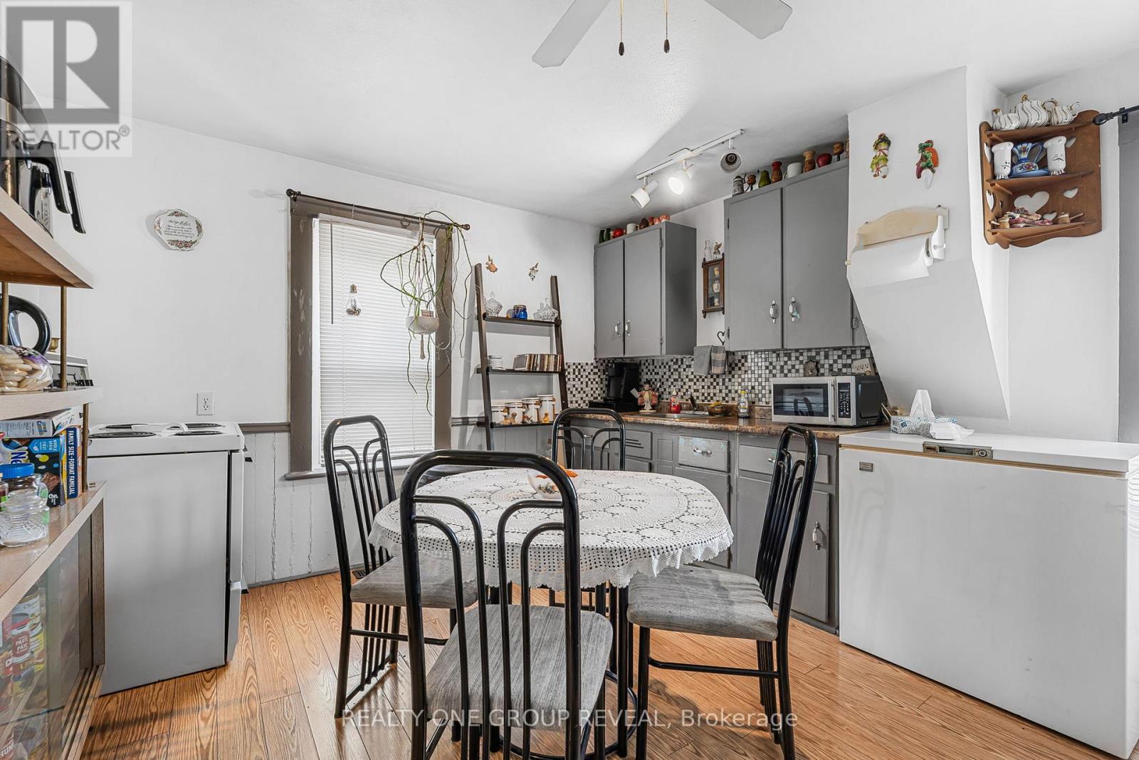 160 FARES STREET - 4