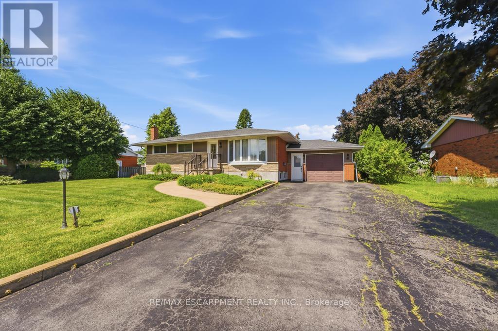 41 ORIOLE CRESCENT - 1