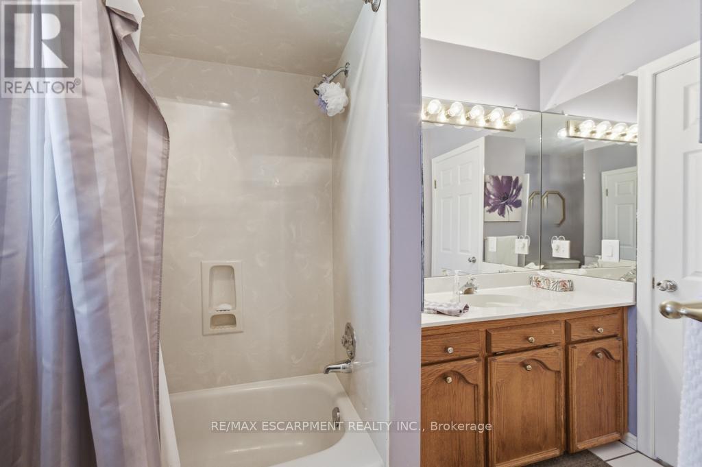 41 ORIOLE CRESCENT - 13