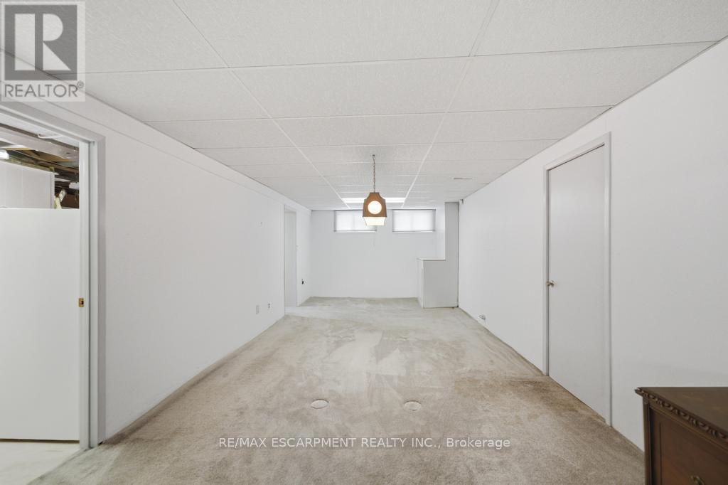 41 ORIOLE CRESCENT - 16